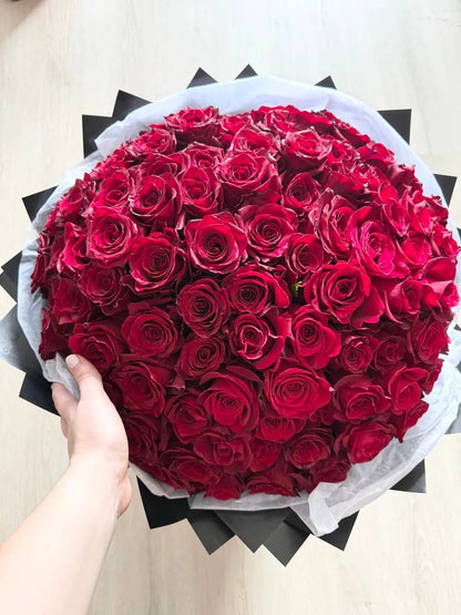 Signature Long Stem Rose Bouquet
