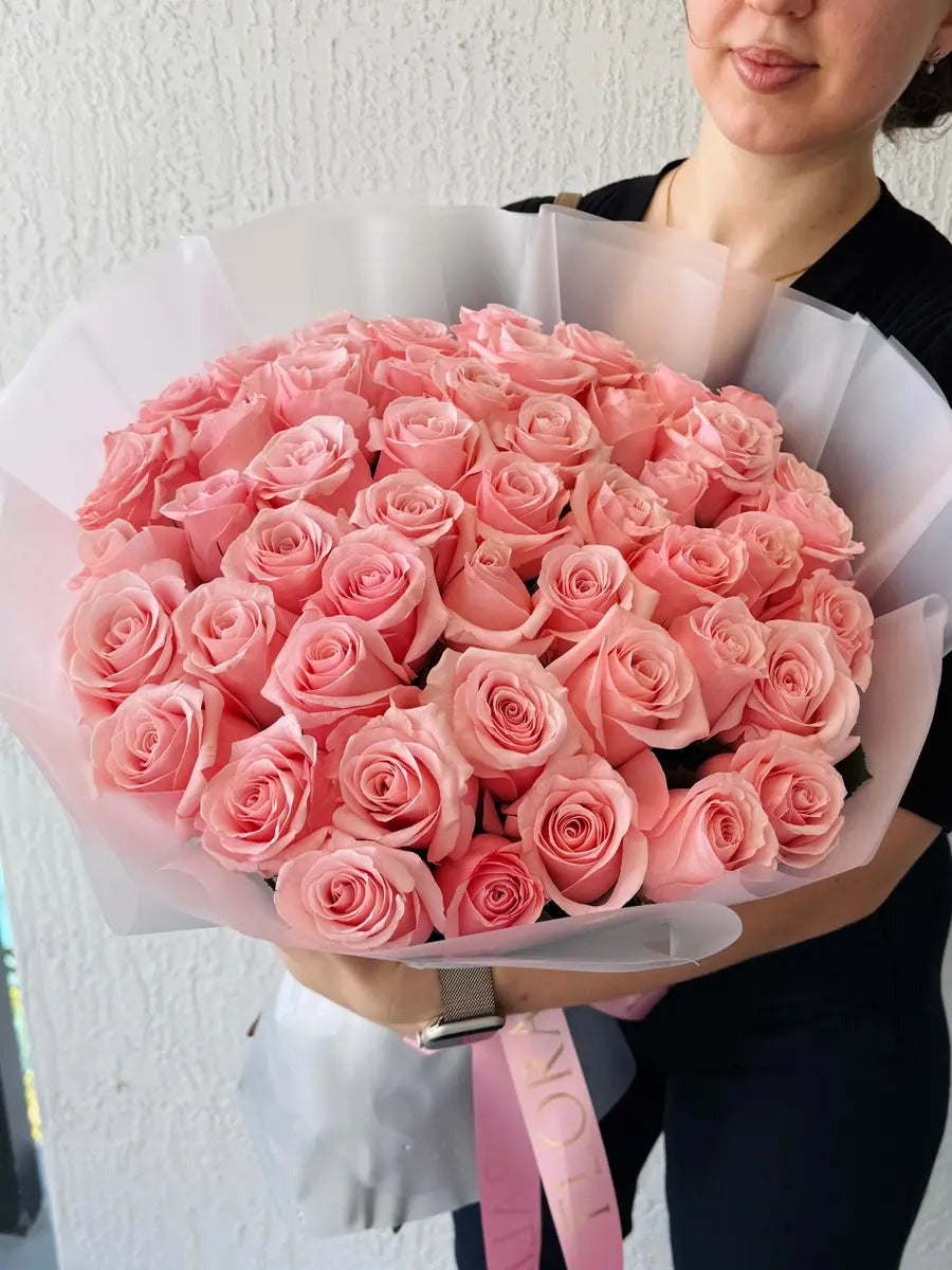 Signature Long Stem Rose Bouquet